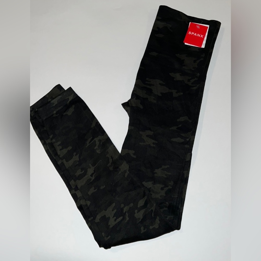 NWT Spanx green camo look at me now leggings - size large